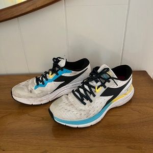 Diadora Mythos Blueshield 6 Running Shoes